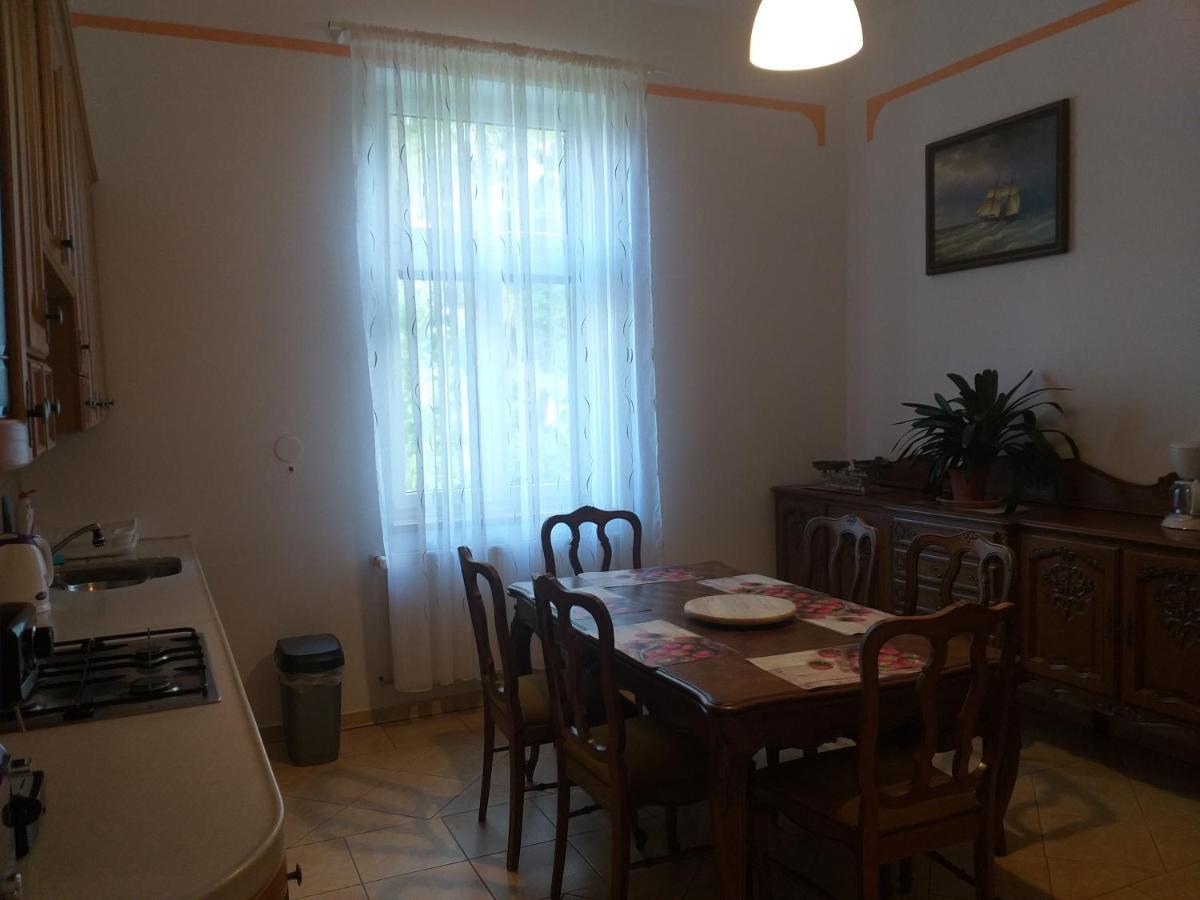 Apartman Kraslice 외부 사진